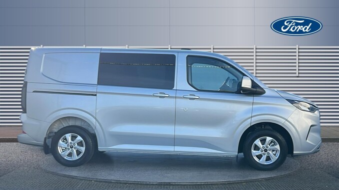 Ford Transit Custom 320 L1 Diesel Fwd 2.0 EcoBlue 150ps H1 Double Cab Van Limited - Image 5